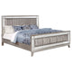 Cama King con paneles Leighton Wood Eastern, color mercurio metálico