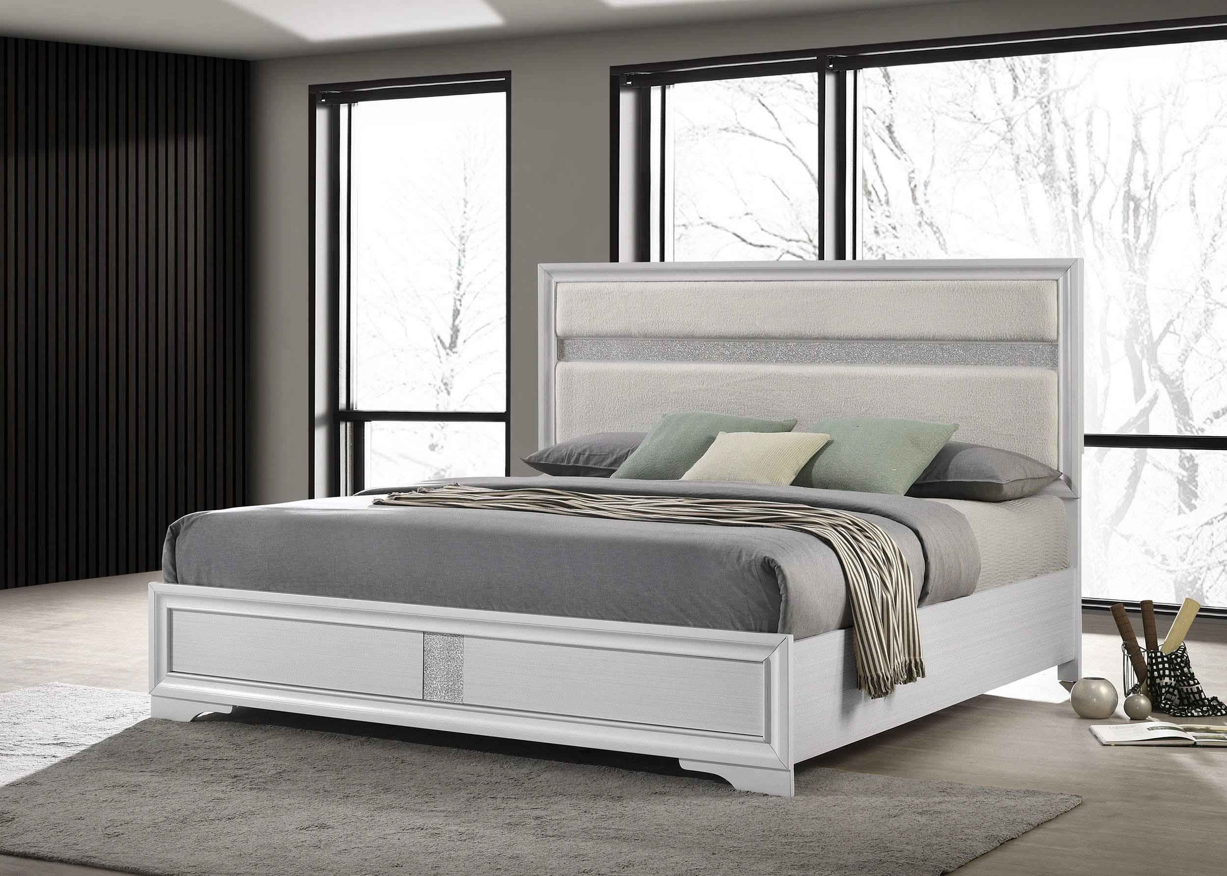 Cama tapizada Miranda de 54 pulgadas con paneles estilo Eastern King, color blanco