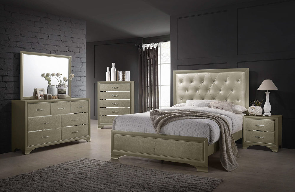 Cama Queen con paneles de madera Beaumont color champán