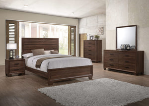 Cama Brandon Wood Eastern King con paneles en marrón cálido
