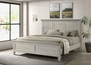 Cama Franco Wood Eastern King con paneles en blanco envejecido