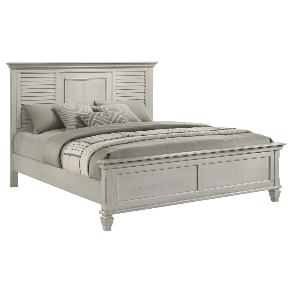 Cama Franco Wood Eastern King con paneles en blanco envejecido