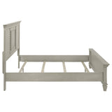 Cama Franco Wood Eastern King con paneles en blanco envejecido