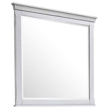 Juego de dormitorio Franco California King de 5 piezas en blanco desgastado