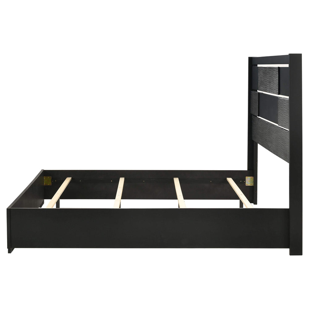 Cama con paneles de madera Blacktoft Eastern King, color negro
