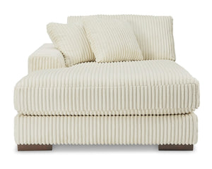 Lindyn Super Chaise