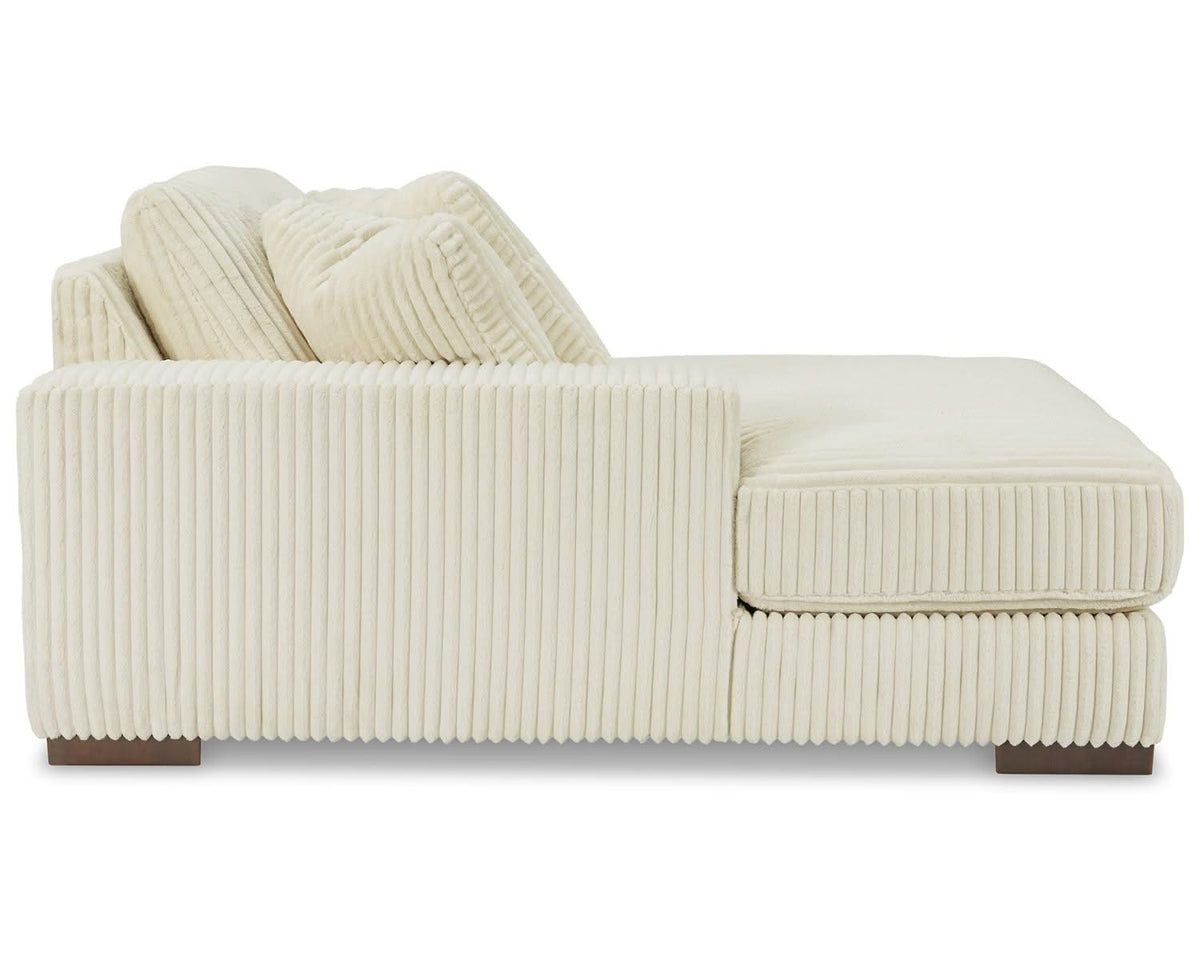 Lindyn Super Chaise