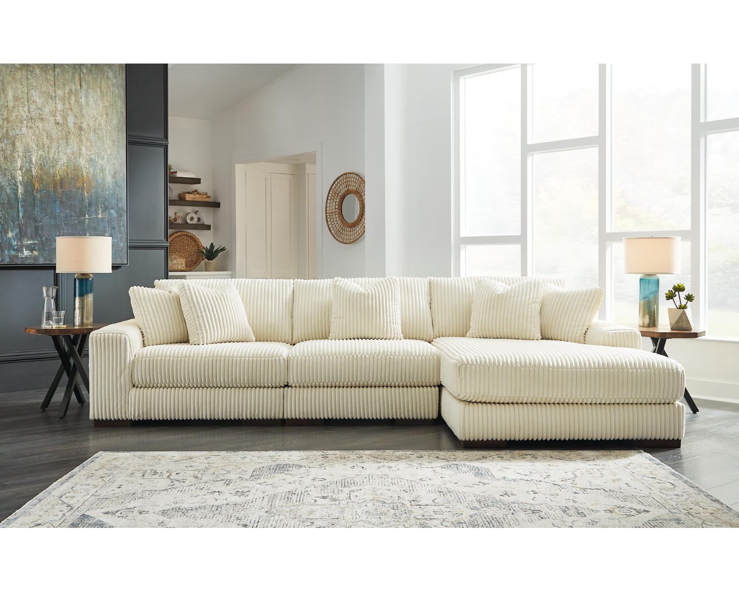 Lindyn 3-Piece Sectional with Chaise