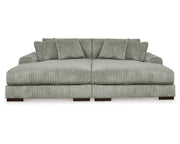 Lindyn Super Chaise