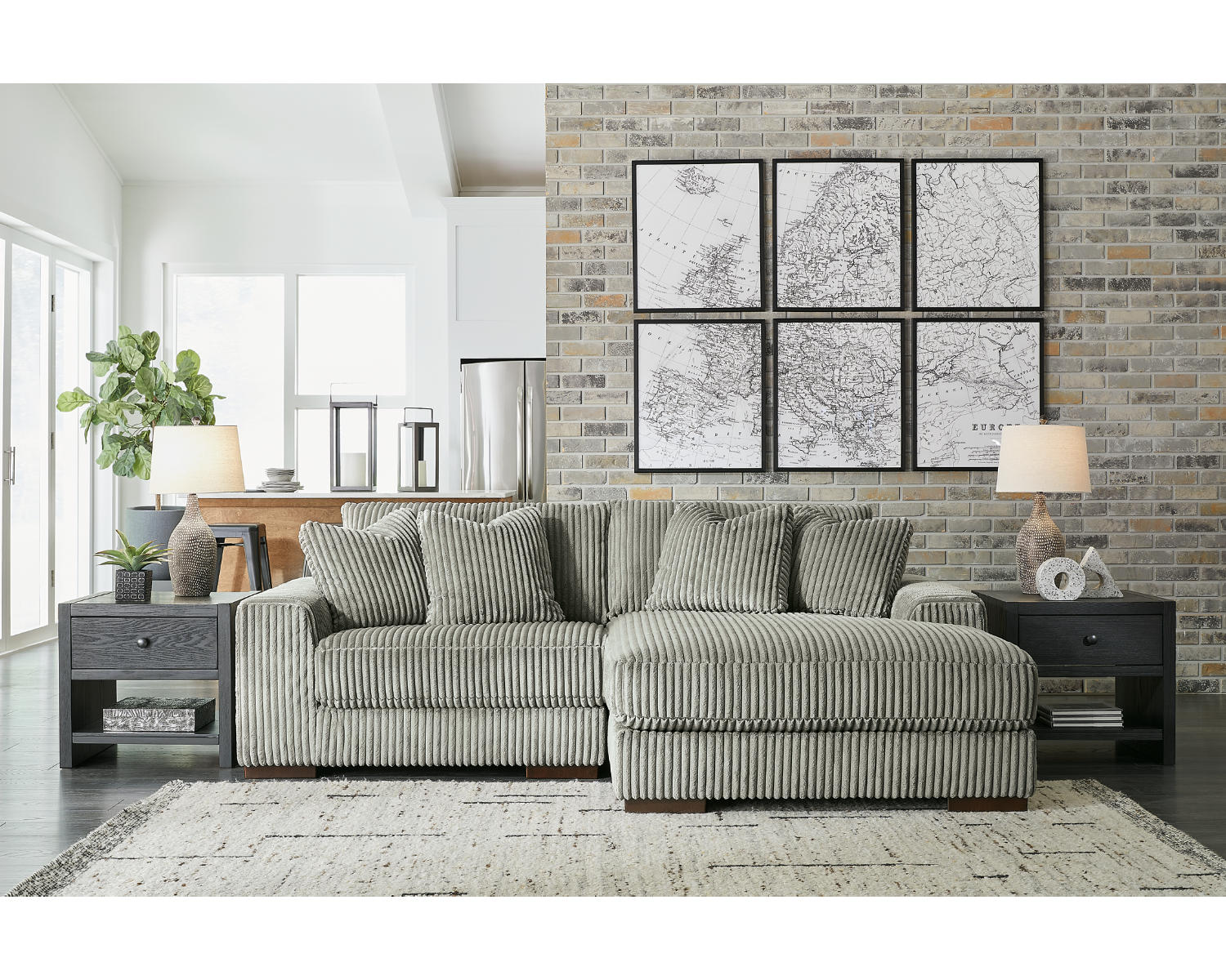 Lindyn 2-Piece Sectional with Chaise