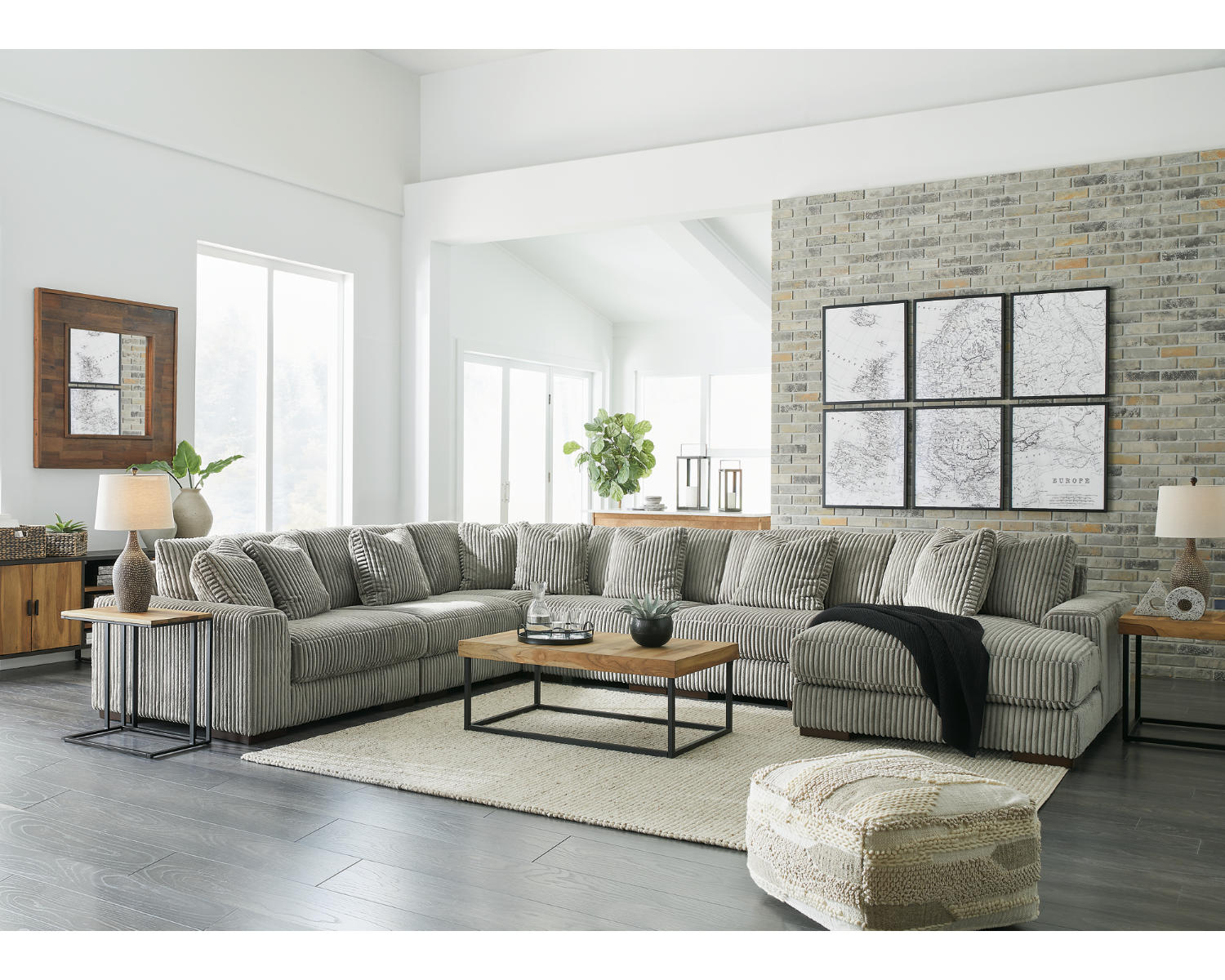 Lindyn 6-Piece Sectional with Chaise