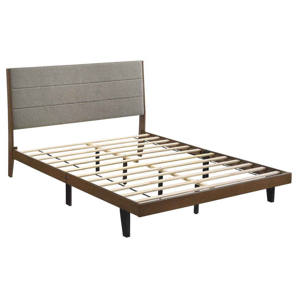 Juego de dormitorio Mays Eastern King de 4 piezas en nogal