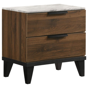 Juego de dormitorio Mays Eastern King de 4 piezas en nogal