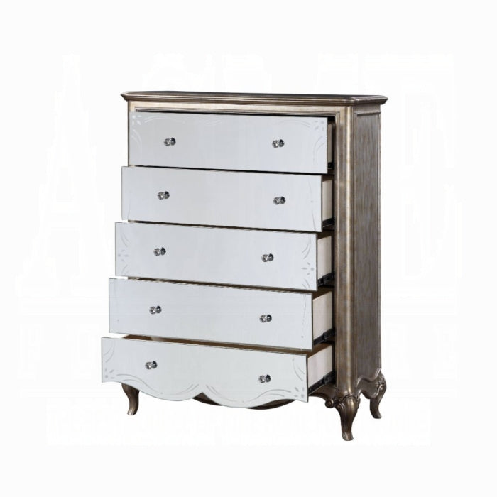 Esteban Chest