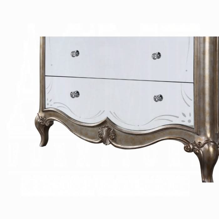 Esteban Chest