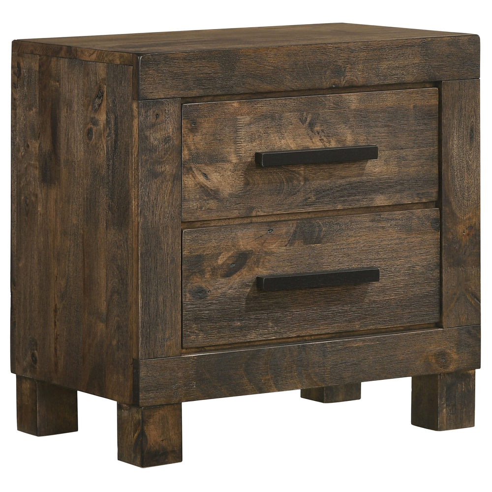 Juego de dormitorio Woodmont California King de 4 piezas en marrón dorado