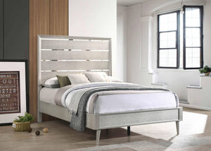 Cama Ramon Wood con paneles completos, color plata metalizada