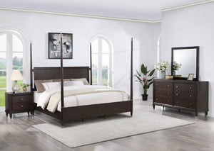 Juego de dormitorio Emberlyn de 4 piezas Eastern King en marrón