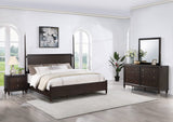 Juego de dormitorio Emberlyn de 4 piezas color marrón para cama Queen