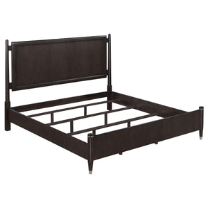 Juego de dormitorio Emberlyn de 4 piezas color marrón para cama Queen