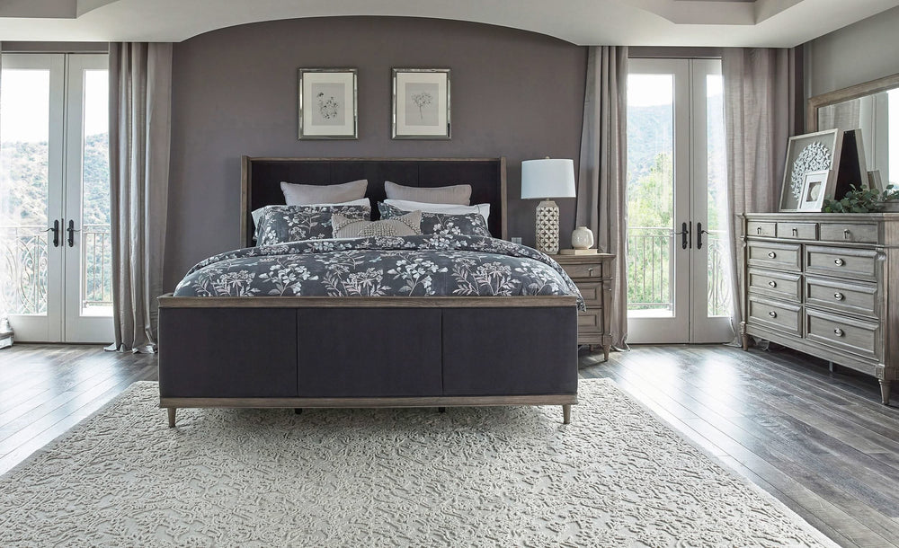 Juego de dormitorio Alderwood California King de 4 piezas en gris francés