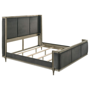 Juego de dormitorio Alderwood California King de 4 piezas en gris francés