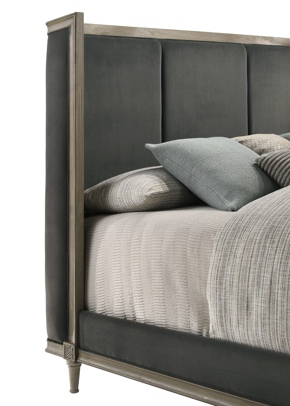 Cama Queen con respaldo de alas tapizada Alderwood, color gris francés