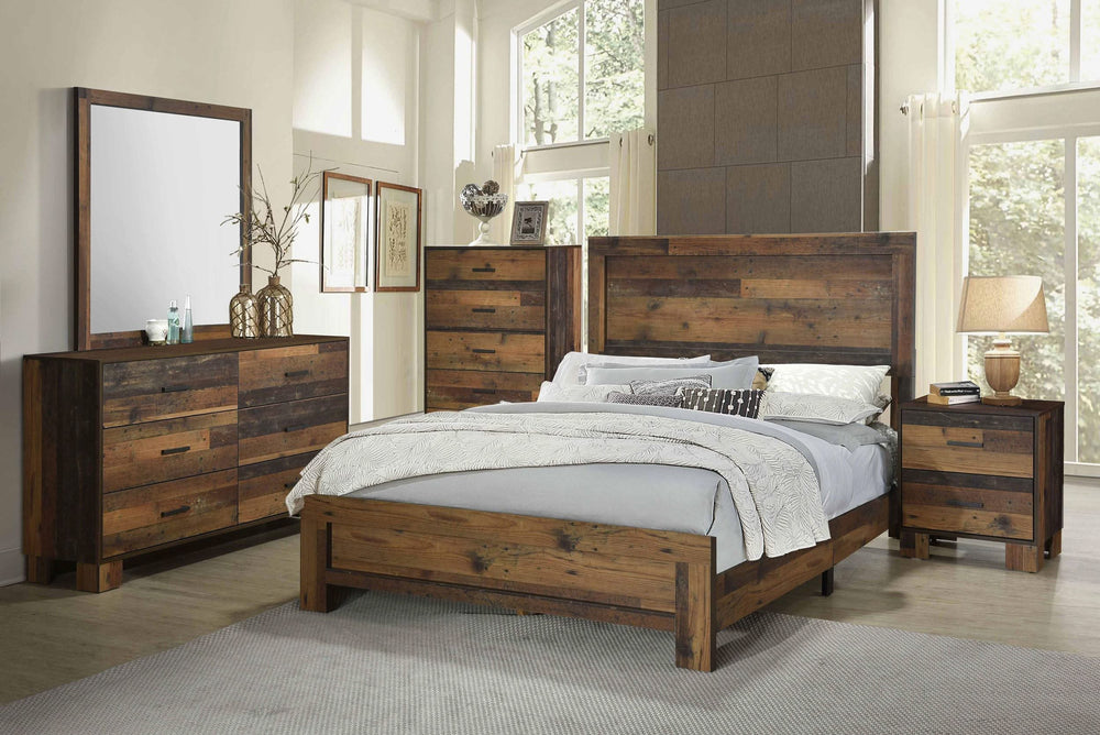 Cama King con paneles Sidney Wood Eastern de pino rústico