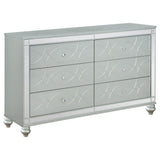 Juego de dormitorio Gunnison Eastern King de 4 piezas, color plateado metalizado