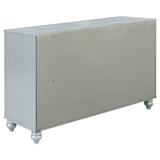 Juego de dormitorio Gunnison Eastern King de 4 piezas, color plateado metalizado