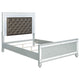 Cama California King con paneles LED Gunnison Wood, color plateado metalizado
