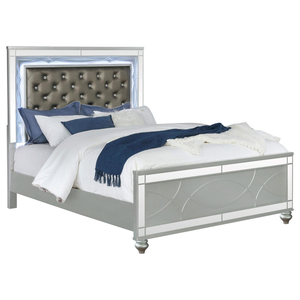 Cama California King con paneles LED Gunnison Wood, color plateado metalizado