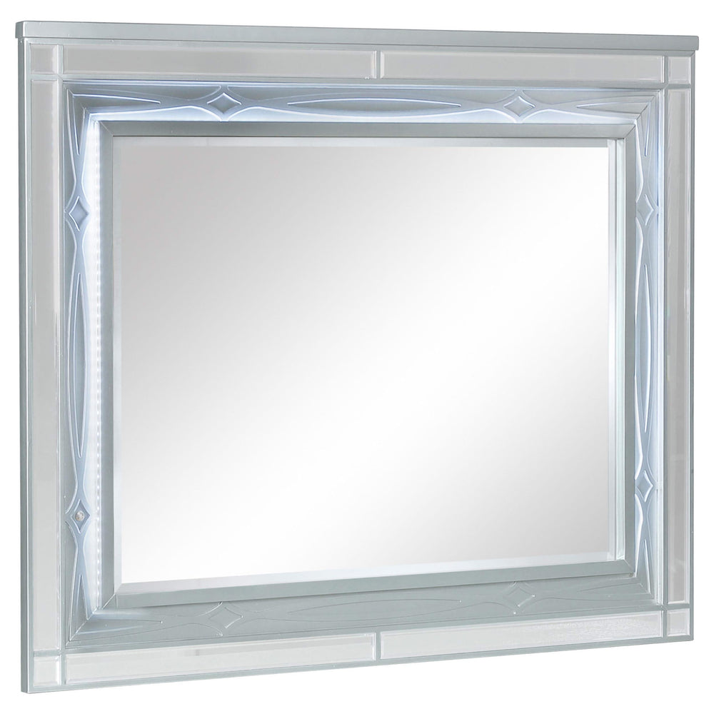 Juego de dormitorio Gunnison de 4 piezas tamaño Queen, color plateado metalizado