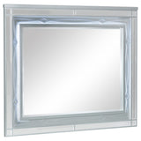 Juego de dormitorio Gunnison de 5 piezas tamaño Queen, color plateado metalizado