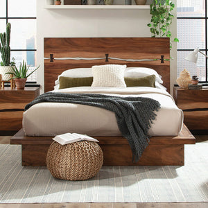 Cama King con paneles Winslow Wood Eastern en nogal ahumado