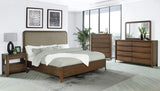 Cama Queen tapizada Maderia de 57 pulgadas con paneles en nogal