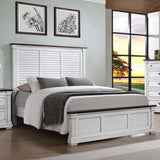 Cama Hillcrest Wood California King con paneles en blanco envejecido