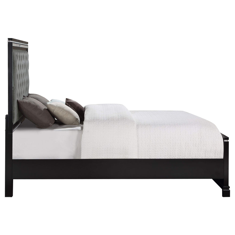Cama California King con paneles de madera Cappola, color negro