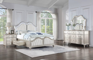 Juego de dormitorio Evangeline California King de 4 piezas en roble plateado