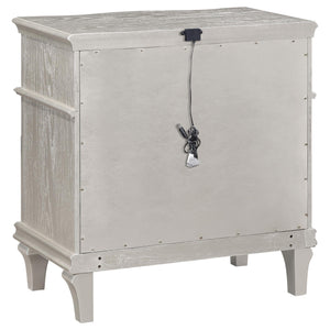 Juego de dormitorio Evangeline California King de 4 piezas en roble plateado