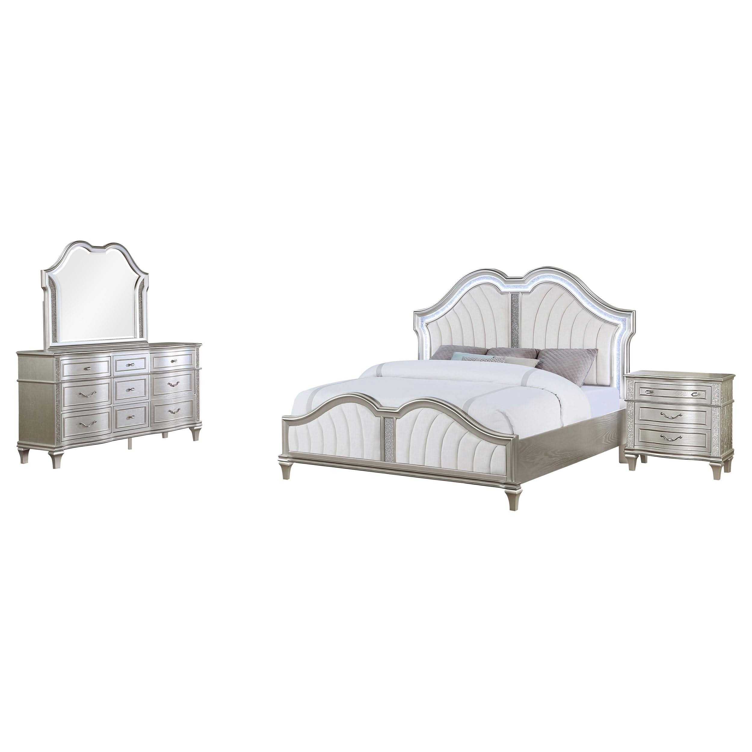Juego de dormitorio Evangeline de 4 piezas Eastern King en roble plateado