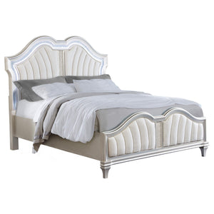Cama Queen con paneles LED Evangeline Wood de roble plateado