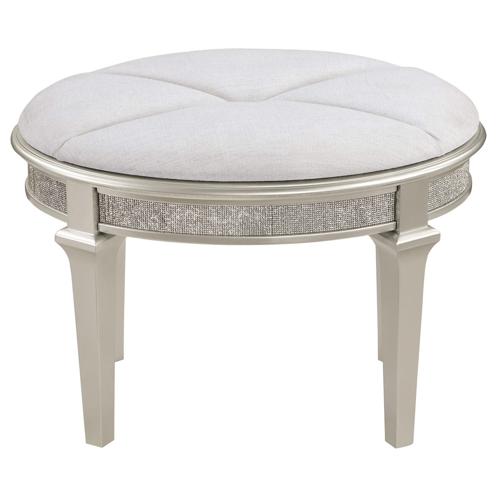 Tocador Evangeline de 4 cajones con taburete en roble plateado