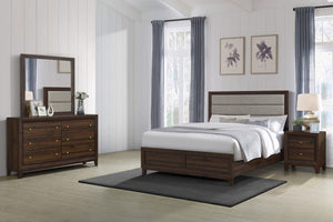 Juego de dormitorio Welsley de 4 piezas Eastern King en nogal