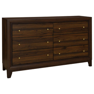 Juego de dormitorio Welsley de 4 piezas Eastern King en nogal