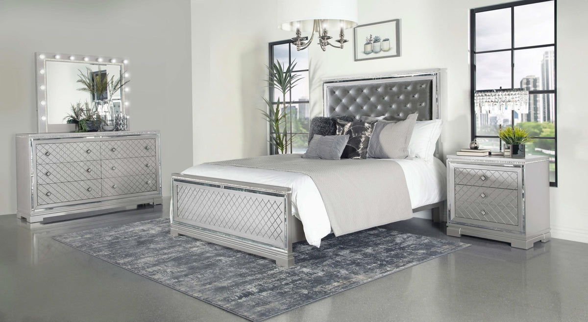 Juego de dormitorio Eleanor de 4 piezas California King, color mercurio metálico