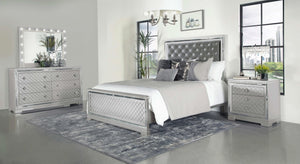 Juego de dormitorio Eleanor de 4 piezas California King, color mercurio metálico