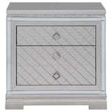 Juego de dormitorio Eleanor de 4 piezas con cama tamaño queen, color metálico Mercury