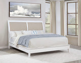Cama Bexhill tapizada de 56 pulgadas con paneles en color blanco