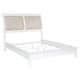 Cama California King tapizada Bexhill de 56 pulgadas, color blanco